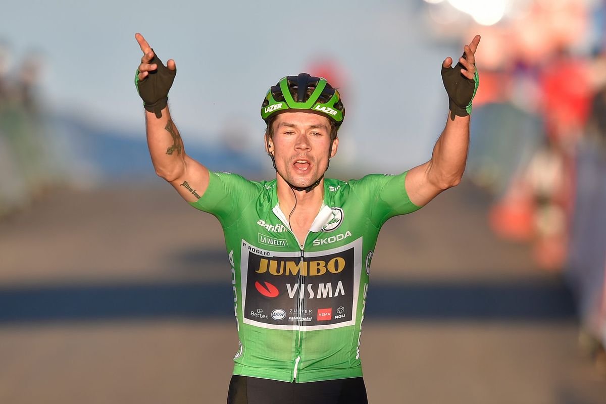 Roglic pakt 13 seconden terug op Vuelta-leider Carapaz, Poels sluipt de top 10 in