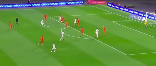 🎥 | Oranje 0-1 achter door DIT van richting veranderde puntertje van Burak Yilmaz