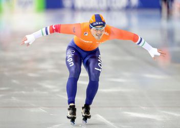 Smeekens wint de 500 meter, wéér kleurt podium oranje