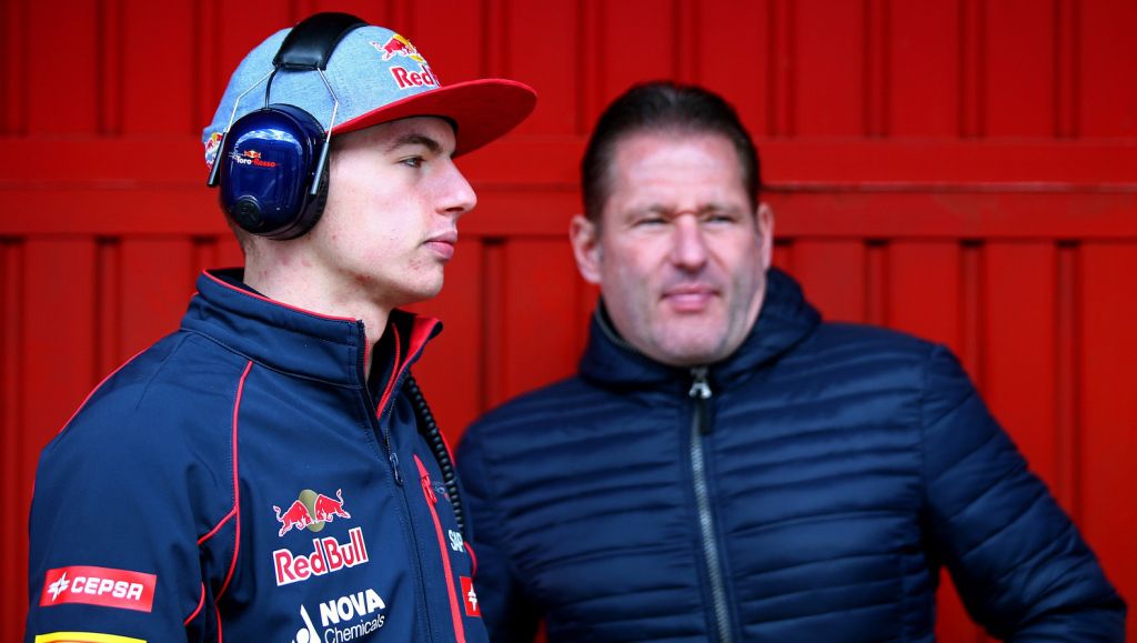 Opa Verstappen 'afgetuigd' door zoon Jos: 'Ik ben er klaar mee'