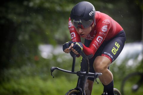 Specialiste Reusser slaat dubbelslag in tijdrit Ladies Tour