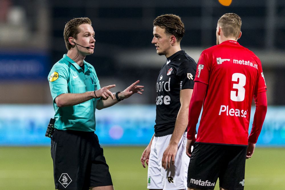 Fans Helmond Sport mogen spandoek over 7-0 nederlaag niet ophangen van de club