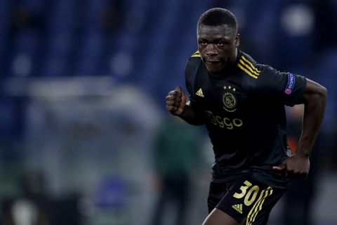 Wild gerucht: 'Ajax kijkt of ze Brobbey kunnen terughalen'