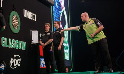 Van Gerwen blijft scherp tegen Cross: 'Weet hoe medogenloos hij kan zijn'