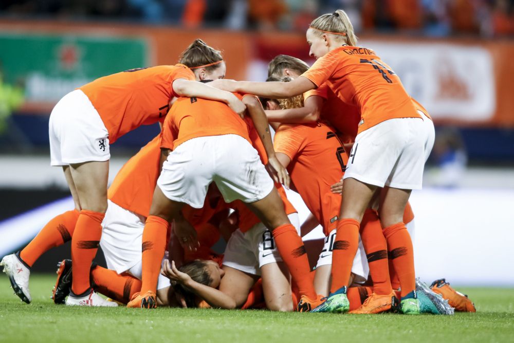 WK dankzij Martens héél dichtbij voor kansenmissende Oranje Leeuwinnen (video)