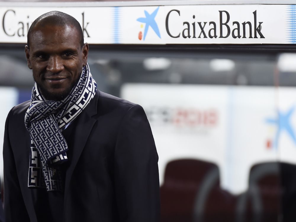 'Barcelona kocht op zwarte markt lever voor Éric Abidal'