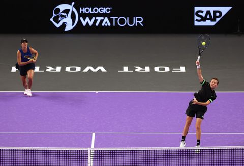 Demi Schuurs wint dubbelspel WTA-Finals, halve finales blijft nog steeds in zicht