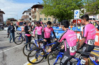 Huh?! UCI legt ploeg die niet meer bestaat een schorsing op