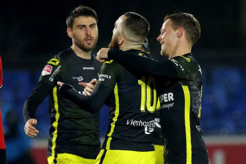 Go Ahead moest 7 basisspelers missen, maar wint wel van Jong PSV