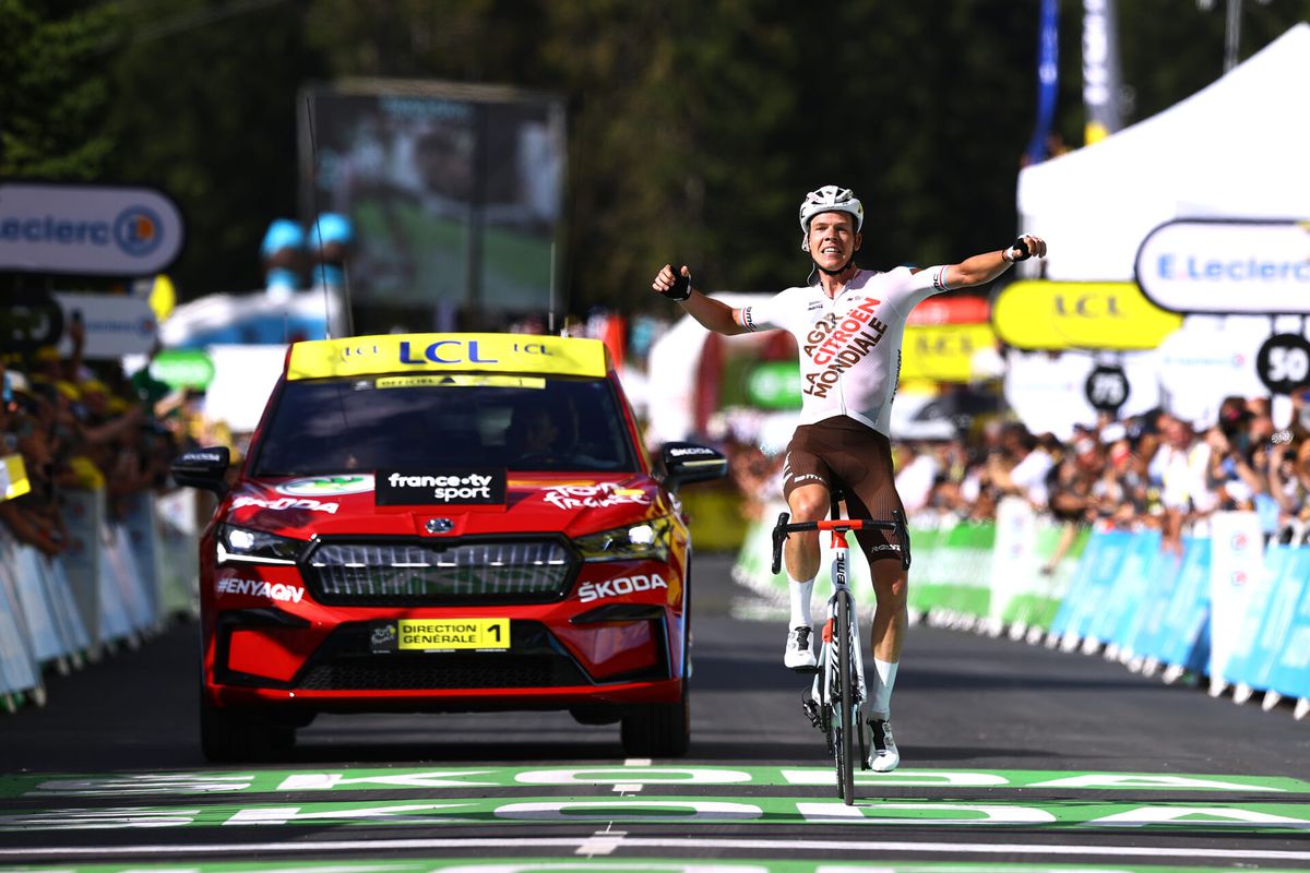 Luxemburger Bob Jungels wint solo de 9e etappe Tour de France, Pogacar doet concurrentie pijn