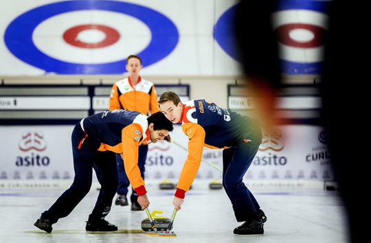 Terugkijken: Curlingmannen verliezen van China (video)