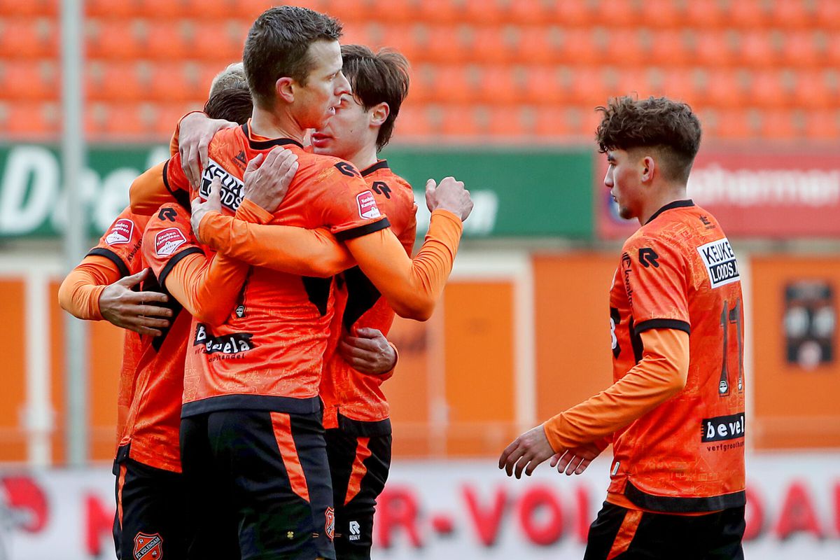 FC Volendam komt met schrik vrij tegen Telstar en legt druk bij Excelsior
