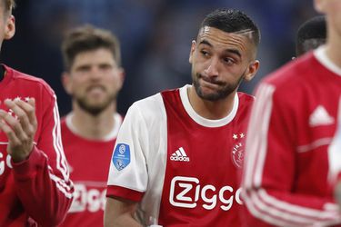 Interviewer probeert het 762 keer bij Ziyech, maar Hakim zwijgt (video)