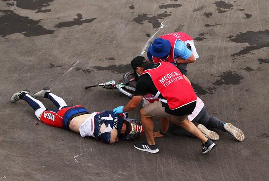 Opluchting in Tokio: BMX-kampioen Connor Fields mag IC verlaten na vreselijke val