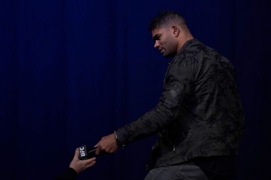 Alistair Overeem heeft niets te verliezen tegen Verhoeven: 'Aan mij om hem te kraken'