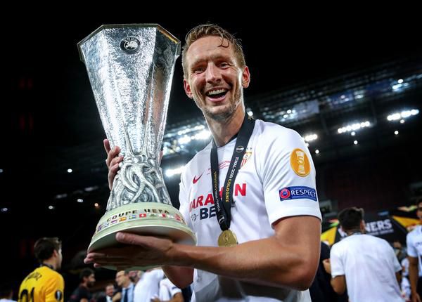 Uitblinkers De Vrij en De Jong in sterrenploeg Europa League