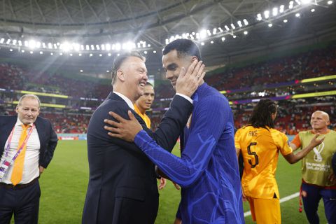 Dankzij gesjoemel heeft Louis van Gaal nu recordaantal zeges met Oranje geboekt