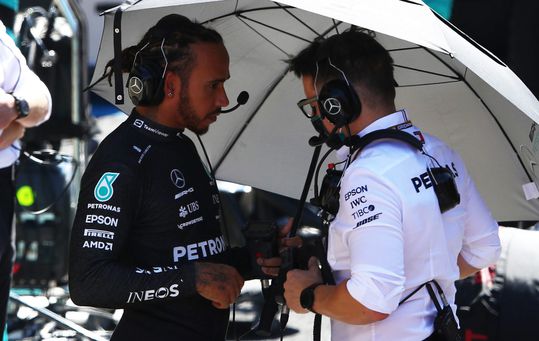 Mercedes: Lewis Hamilton had zonder rode vlag NOOIT kunnen winnen