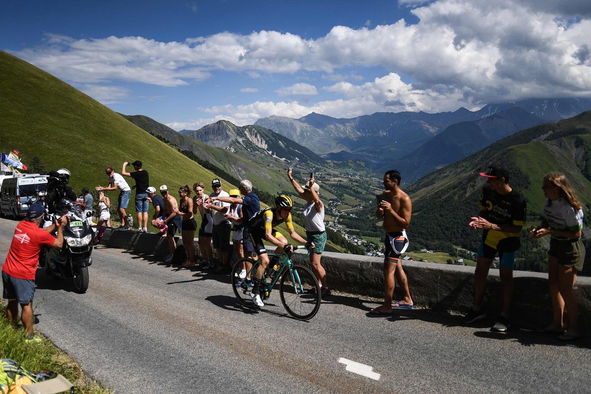 Bekijk hier de prachtige foto's van de zieke rit naar Alpe d'Huez