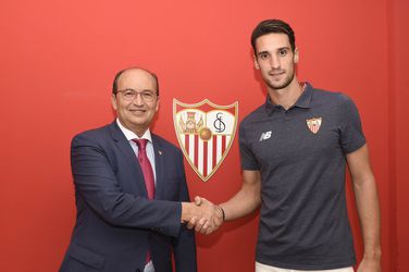 Sevilla gaat langer door met doelman Rico