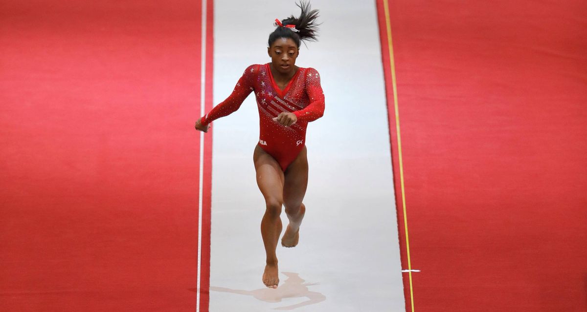 Biles zet zegereeks bij WK voort: dertiende wereldtitel