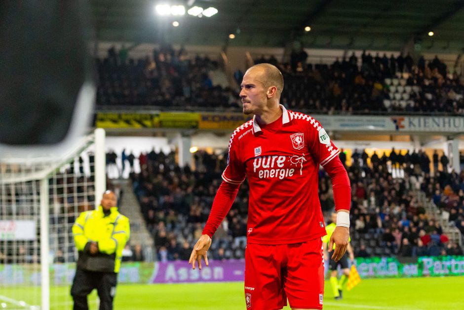 Geen vervolging van Heracles-fan na 'klap' aan FC Twente-speler Václav Cerny