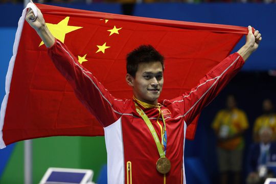 Chinese gouden medaillewinnaar wordt beschuldigd van doping: 'Hij plast paars'
