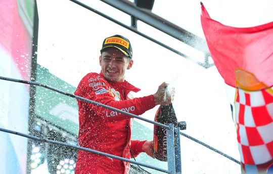 Leclerc is kapot na zege in Italië: 'Wát een race!' (video)