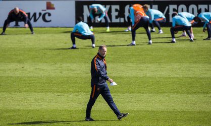 Blind: 'Robben kan gewoon spelen tegen Bulgarije'