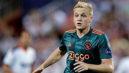 JAAAA! Donny van de Beek schiet zege veilig tegen Valencia