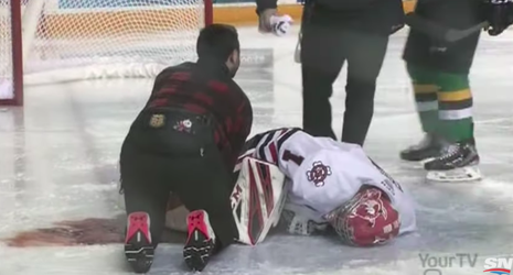 🎥📸 | IJshockeypotje gestaakt na HORRORBLESSURE keeper