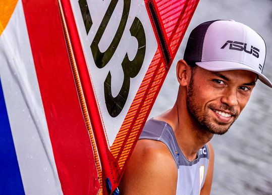 Weer Nederlandse olympisch kampioen GENAAID: Kiran Badloe krijgt niet de World Sailing-prijs