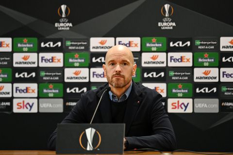 Ten Hag ondanks uitschakeling trots op ploeg: 'Hebben de tegenstander gedomineerd'