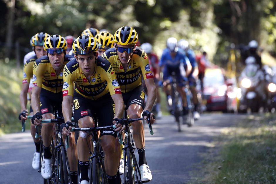Jumbo-Visma gooit iedereen op de pijnbank op de Grand Colombier, Roglic profiteert optimaal