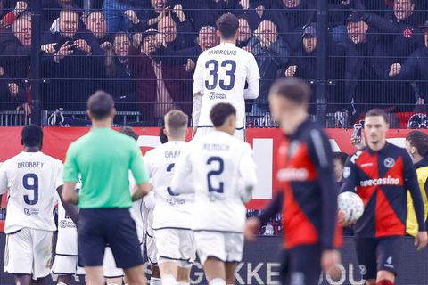 Wim Kieft snapt NIETS van actie Ajax-speler uit tegen Almere: 'En dan nog doe je dat...'
