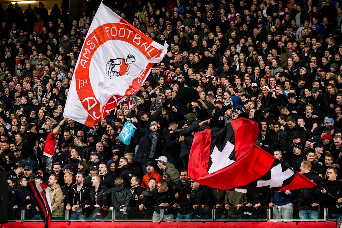 Ajax-hooligans massaal op de vuist met beruchte Zweedse fans