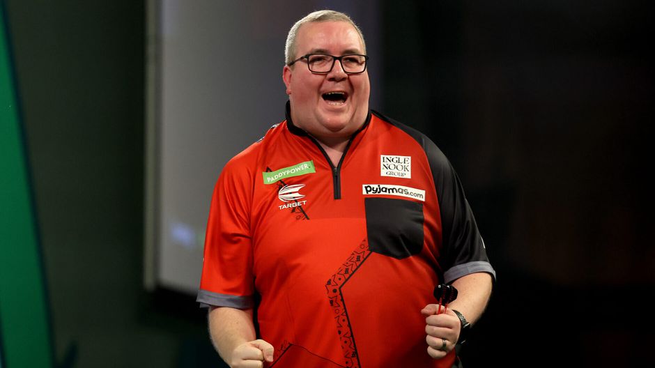 Stephen Bunting is niet bang voor Michael van Gerwen: 'Ik ben een van de consistentste spelers'