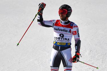 🎥 | Mathieu Faivre pakt historische WK-titel op reuzenslalom na VAL van concurrent