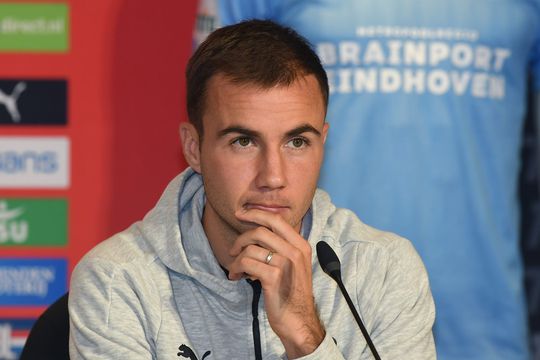 Roger Schmidt legt uit: 'Hopelijk is Mario Götze een optie voor het duel met Ajax'