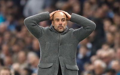 Guardiola: 'Fucking saai om steeds weer over de VAR te praten' (video)