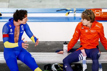 Arme Jorrit Bergsma: loot tegen schaatsbeul Nils van der Poel bij wereldbekerfinale