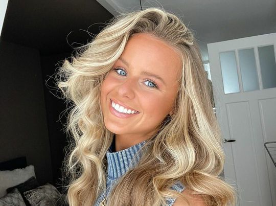 📸​ | Foutje! Reflectie in zonnebril onthult Wesley Sneijders nieuwe liefje