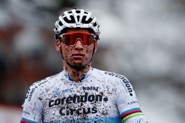 Van der Poel alleenheerser in cyclocross Otegem (video)