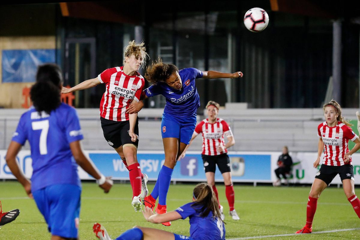Blom helpt vrouwen FC Twente in blessuretijd aan het landskampioenschap