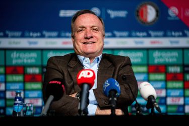 Feyenoord-trainer Dick Advocaat geeft zijn hele tactiek tegen Ajax al bloot