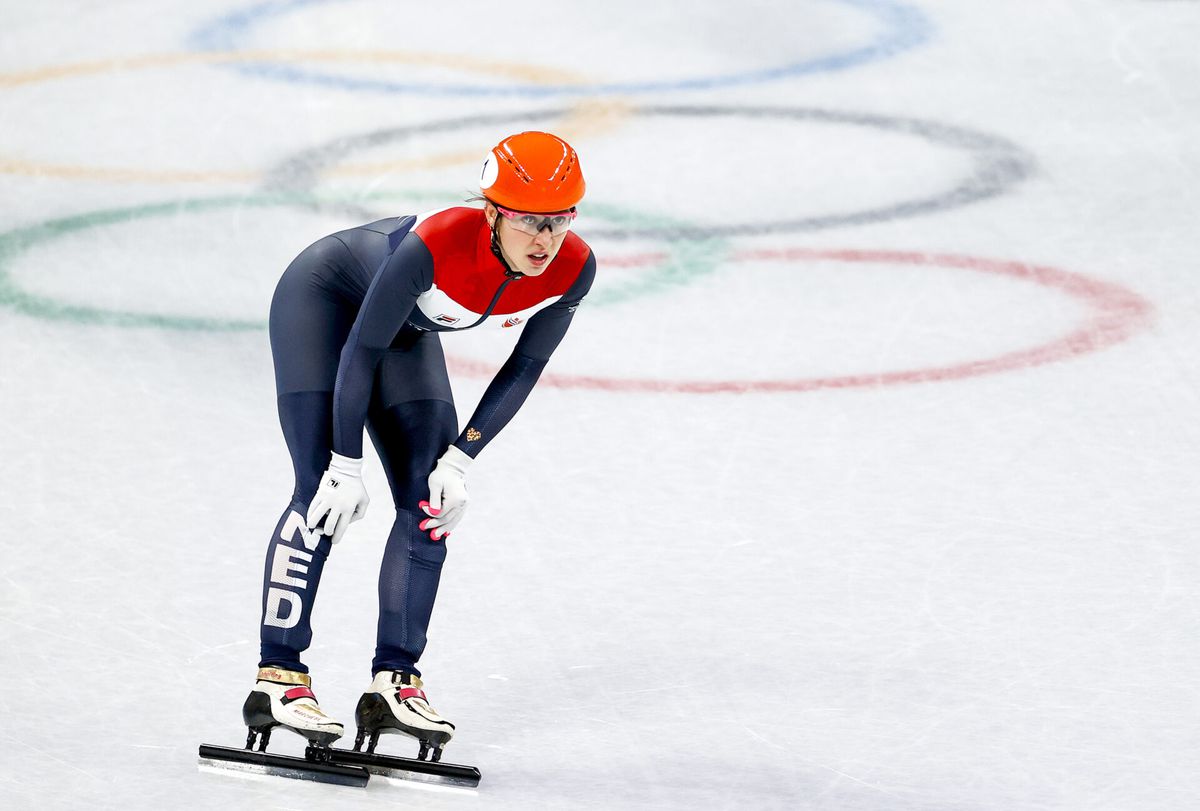 Suzanne Schulting na valpartij in mixed relay: 'Dit is zwaar kut'