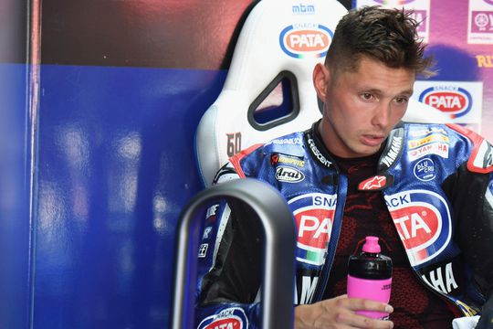 Van der Mark crasht op Imola na botsing met Melandri