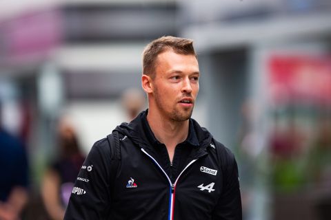 Oud-Formule 1-coureur Daniil Kvyat maakt NASCAR-debuut bij Nederlands team
