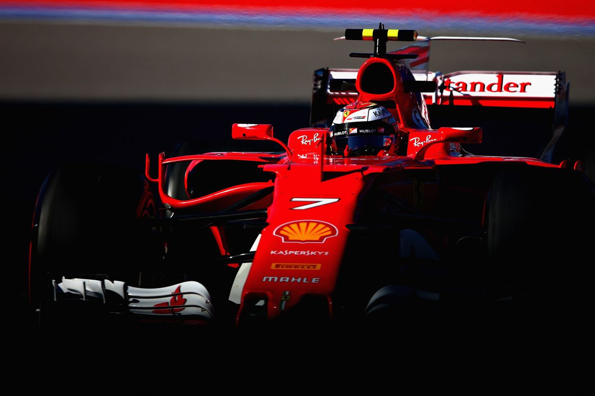 Vettel en Raikkonen parkeren Ferrari voor het eerst sinds 2008 op eerste startrij