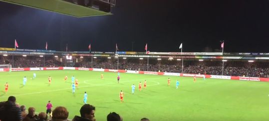 Kippenvel! Hele Adelaarshorst klapt in minuut 52 voor Vilhena (video)